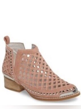 Jeffrey Campbell | Pink Suede Booties | sz 8.5 | Very Good Condition.